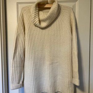 Gorgeous Ralph Lauren POLO cream sweater with cowl neck size Large